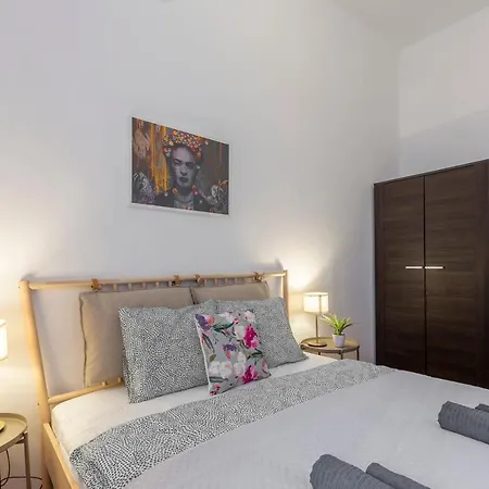 Gozdsu Downtown Cozy Vibe By Azg *
